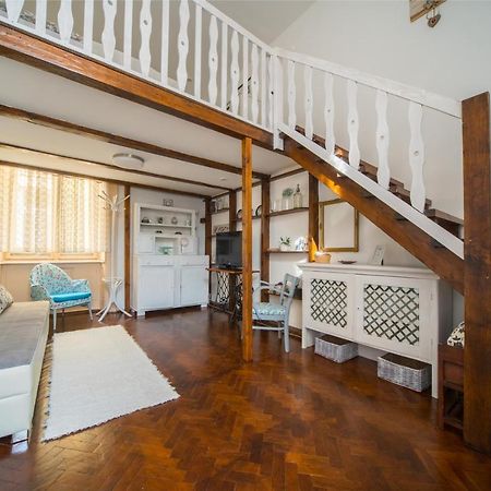 Agria Vintage Apartman เอ็กเกอร์ ภายนอก รูปภาพ