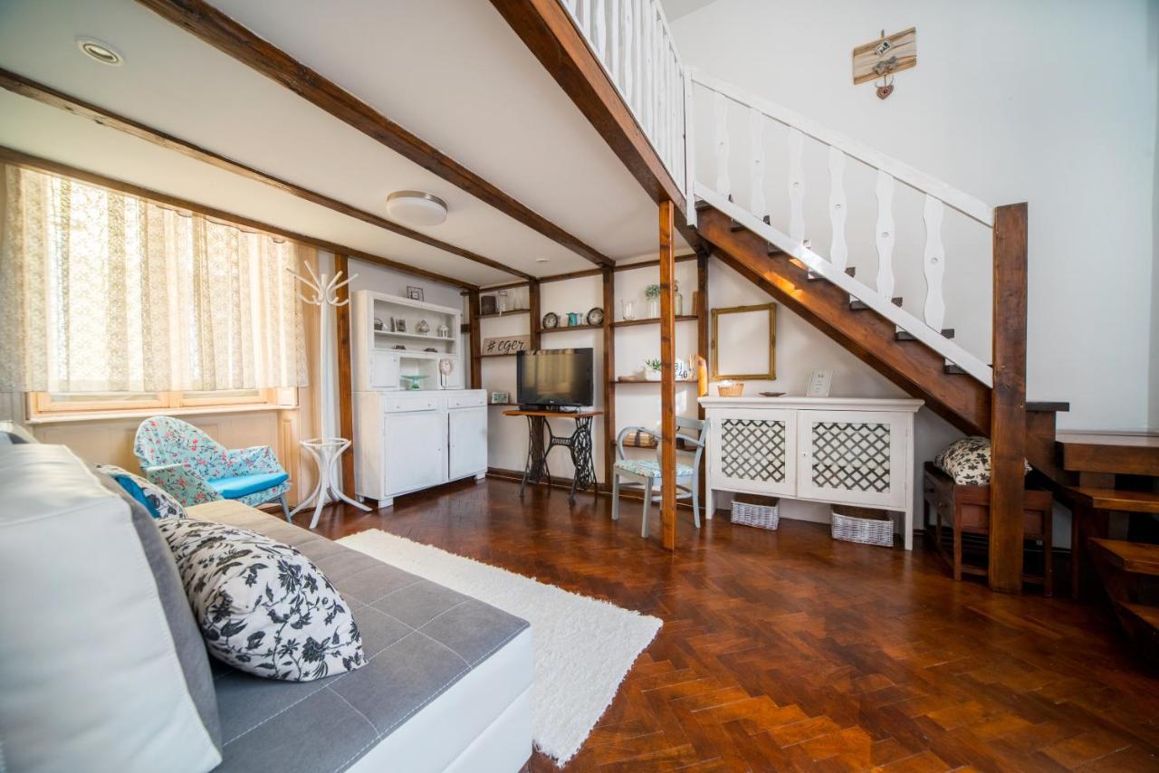 Agria Vintage Apartman เอ็กเกอร์ ภายนอก รูปภาพ